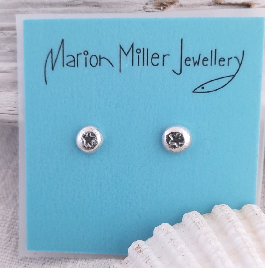 Mini Pebble Starfish Earstuds - Image 3