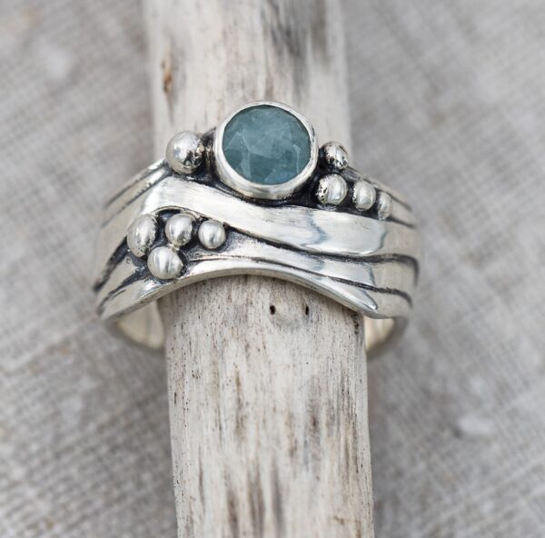 Broad Wave Ring with Aquamarine