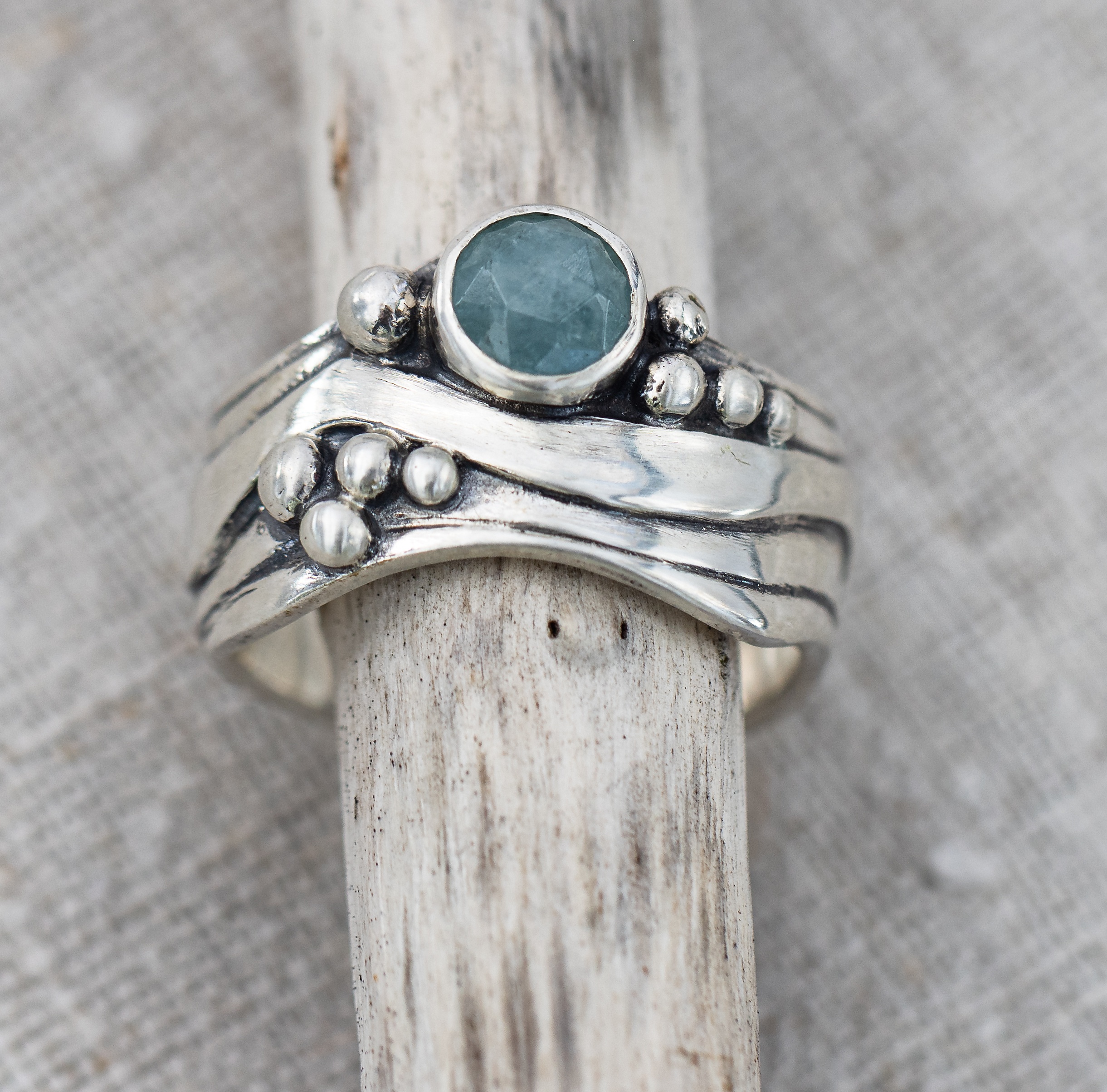 Broad Wave Ring with Aquamarine - Image 4