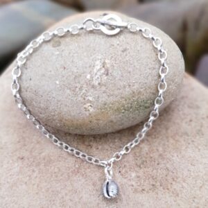 Beach Combing Charm Bracelet with Cowrie Shell (Grotie Buckie) - Image 3