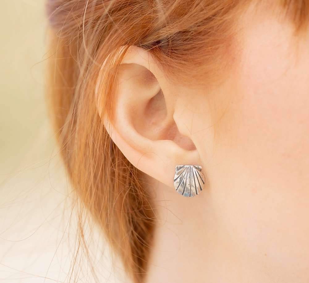 Mini Scallop Shell  Earrings - Image 1