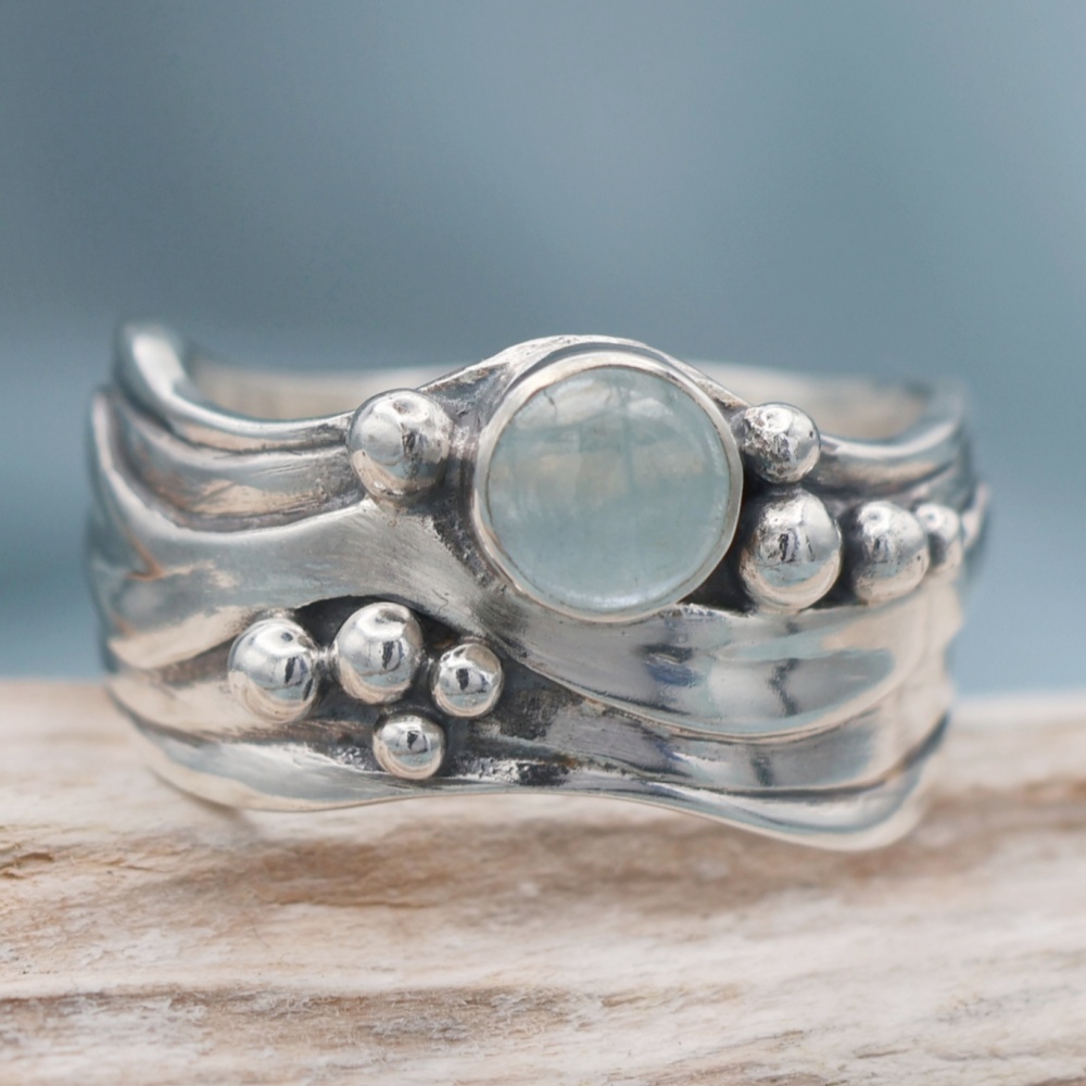 Broad Wave Ring with Aquamarine - Image 1