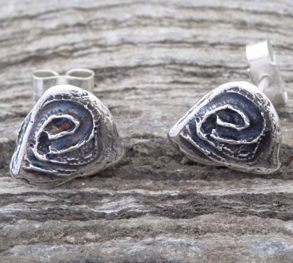 Dritness Rock Stud Earrings