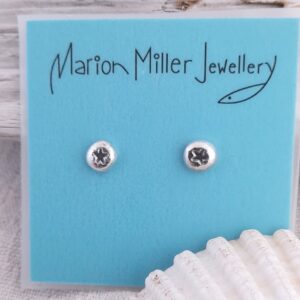 Mini Pebble Starfish Earstuds - Image 3