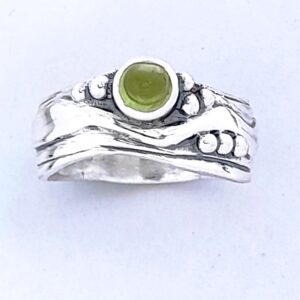 Peridot Medium Wave Ring (02) - Image 3