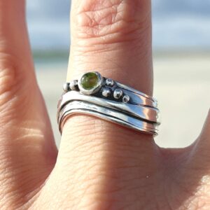 Medium Wave Ring with Peridot - Image 2