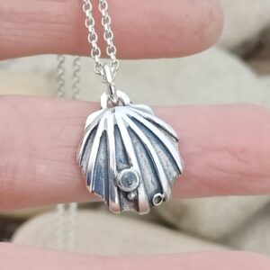 Silver Scallop Shell Aquamarine Pendant - Image 4