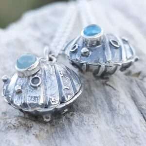 Mini Textured Double Cockle Shell with Aquamarine-Heart of Gold - Image 6