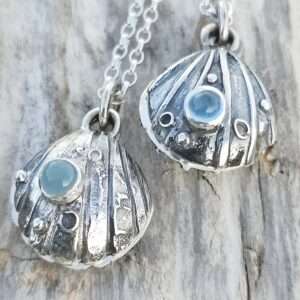 Mini Double Cockle Shell with Topaz-Heart of Gold - Image 2