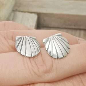 Mini Scallop Shell  Earrings - Image 3
