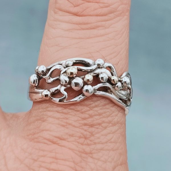 Seaweed Wrack Ring with gold details