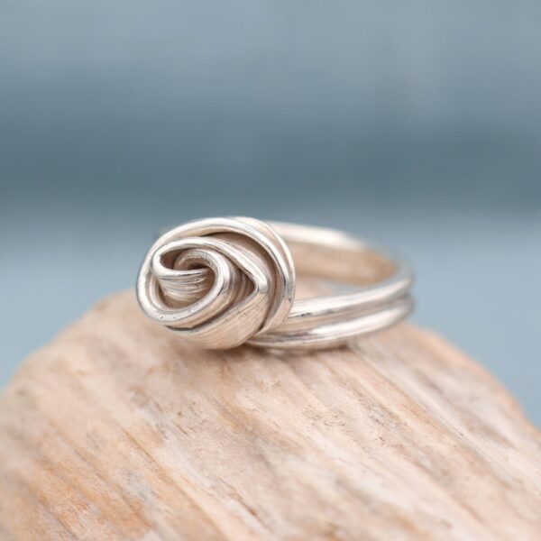 Sea Ribbons Sculpture Ring