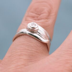 Sea Ribbons Diamond Ring UK M - Image 3