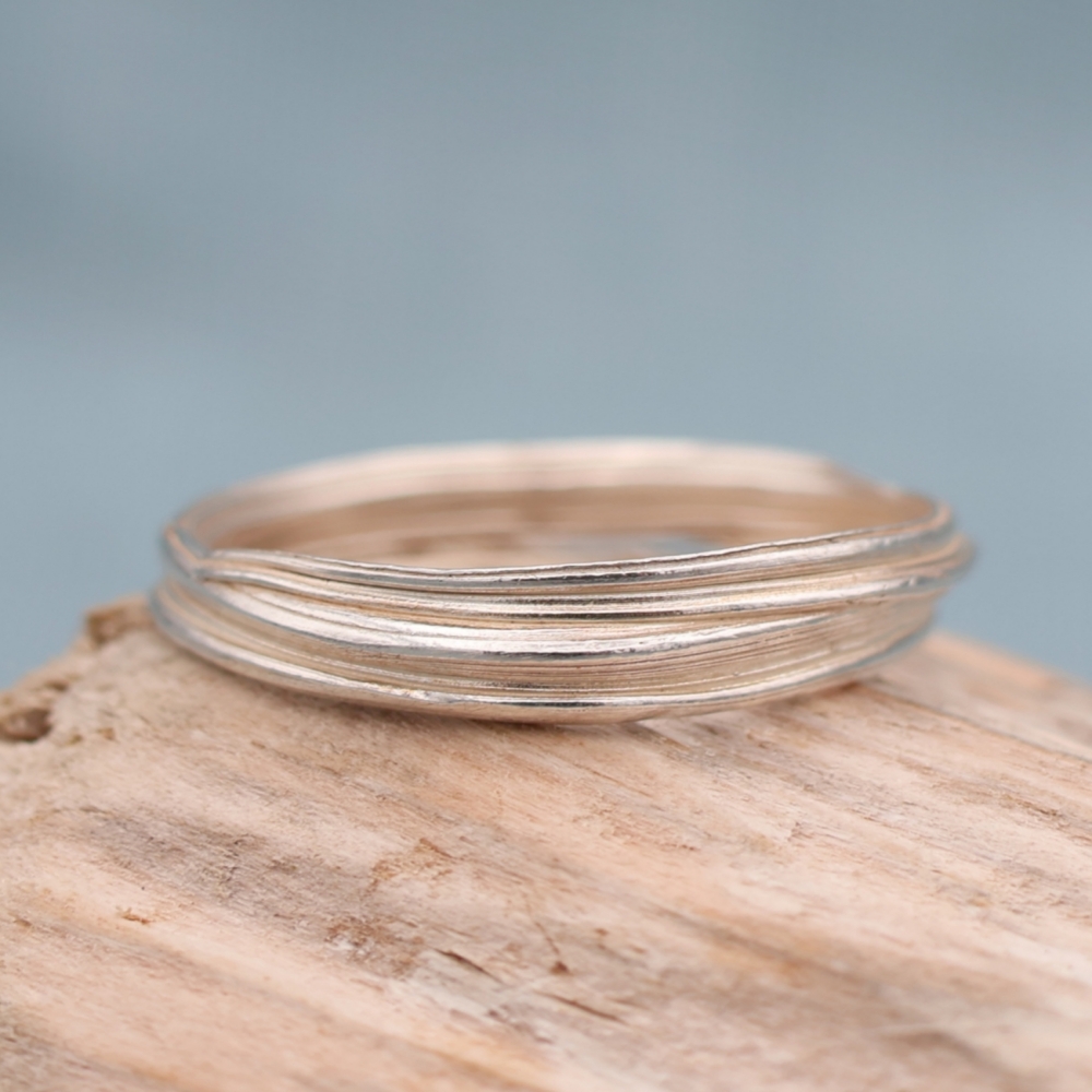 Sea Ribbons Narrow Drift Ring Size O - Image 1