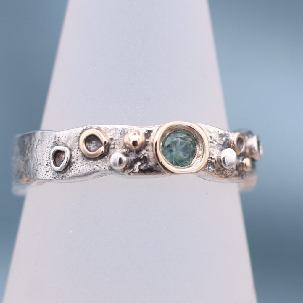 Sapphire Shoreline Scatter Ring UK N