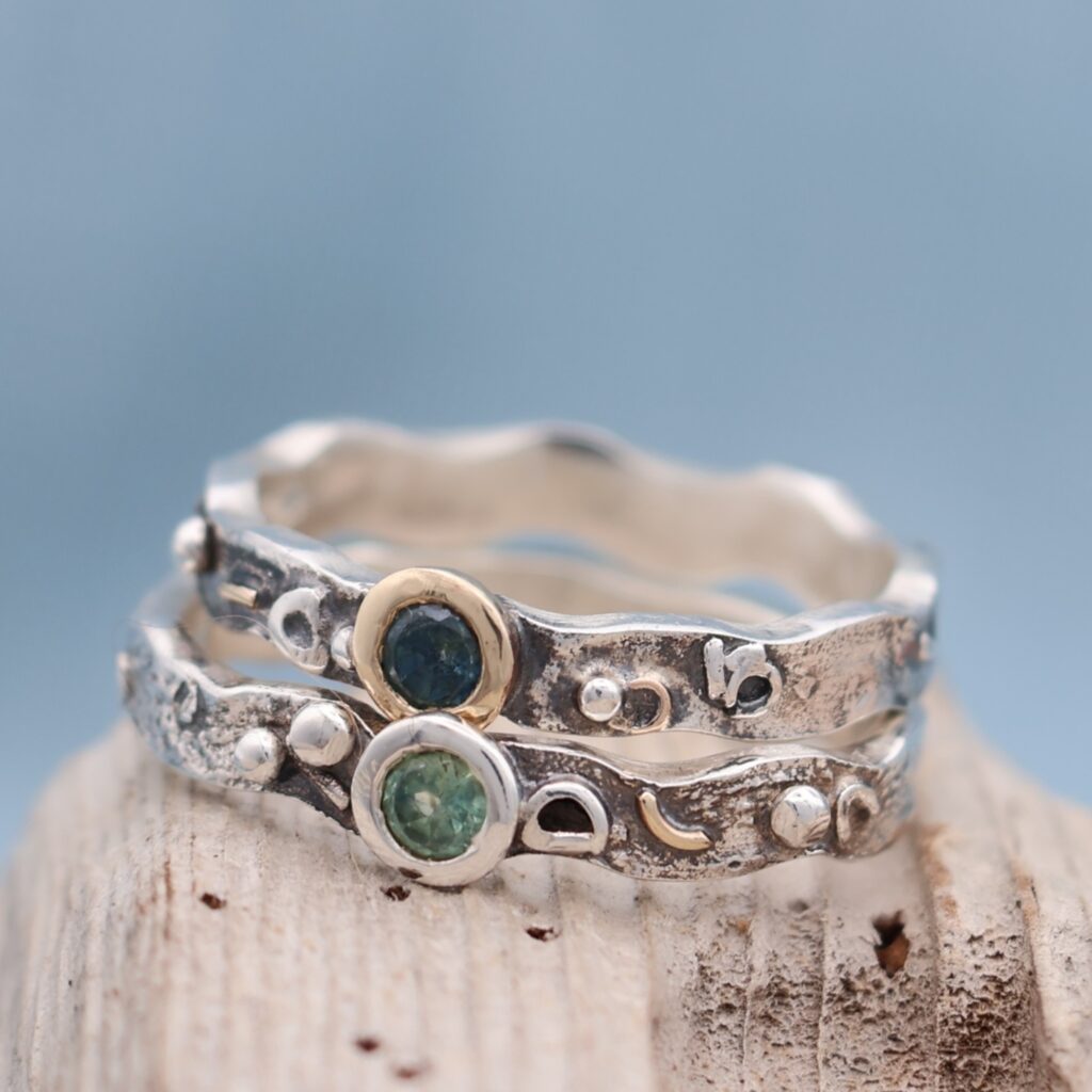 Sapphire Shoreline Scatter Ring UK N