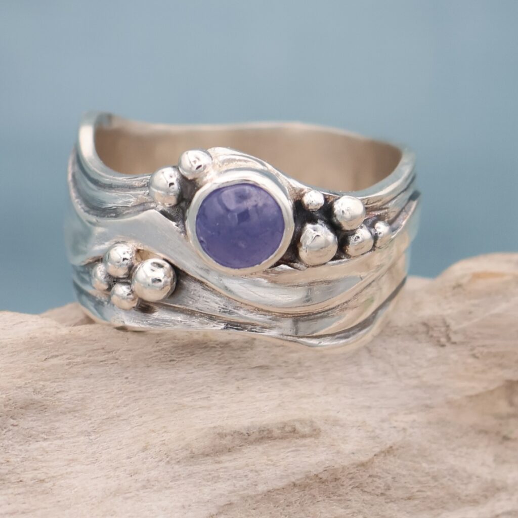 Broad Wave Ring Tanzanite