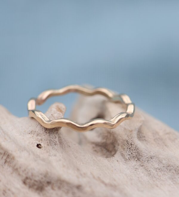 North Sea Wave Ring 9 ct Gold