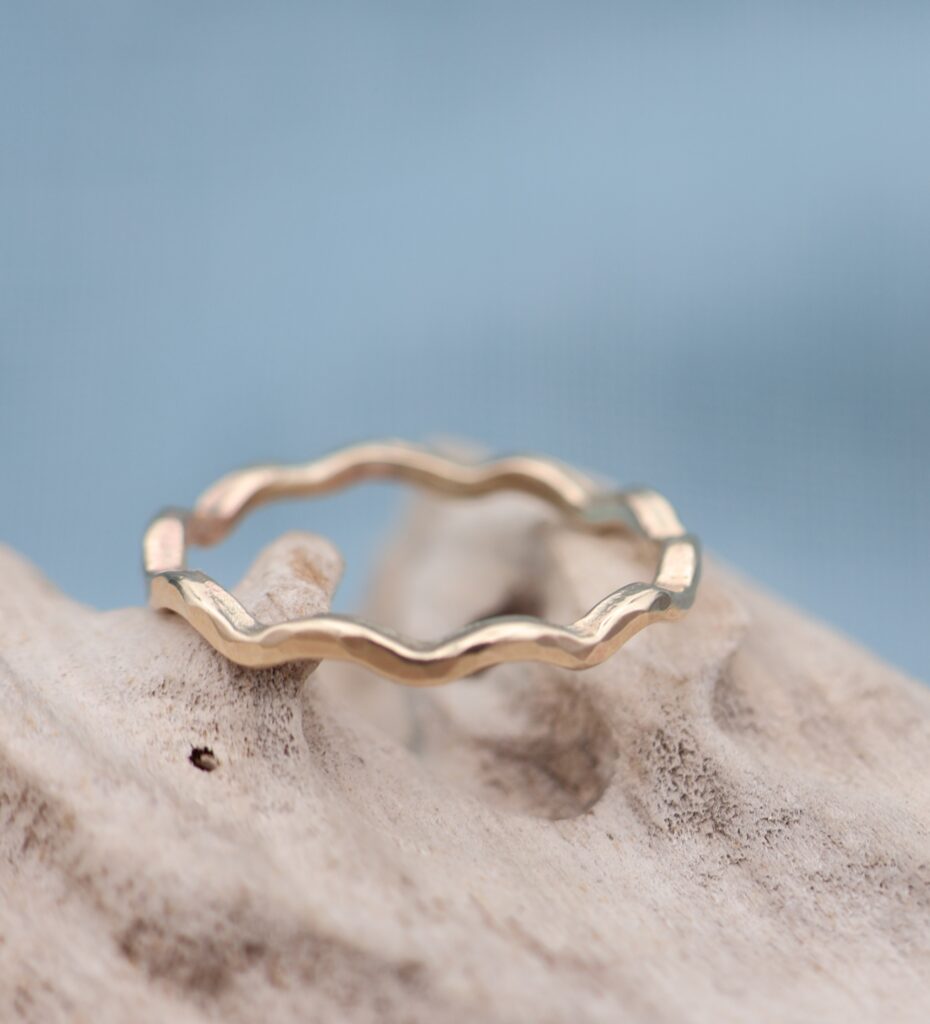 North Sea Wave Ring 9 ct Gold