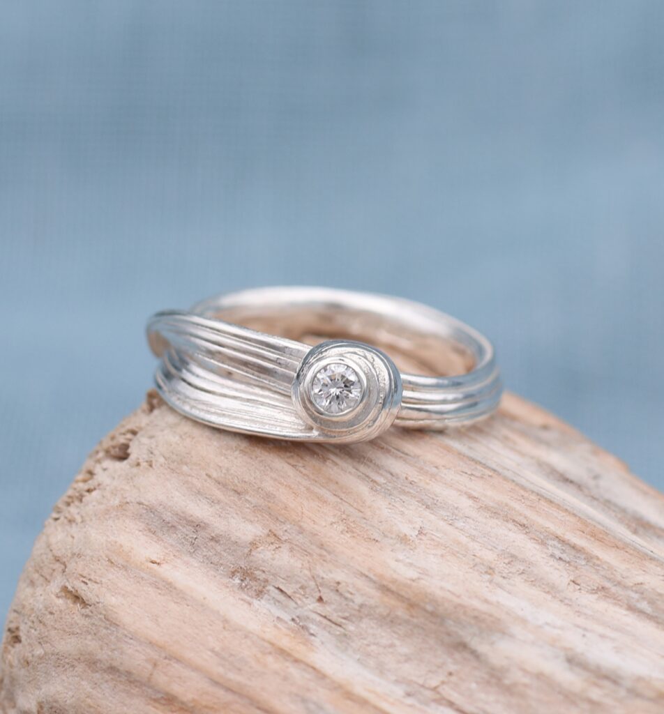Sea Ribbons Diamond Ring